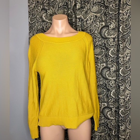 Banana Republic Sweaters - BANANA REPUBLIC ORGANIC COTTON SCOOP-NECK SWEATER